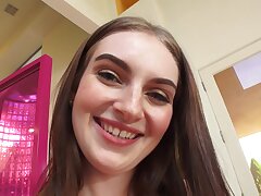 Exhibitionist Maya Kendrick Cums For You